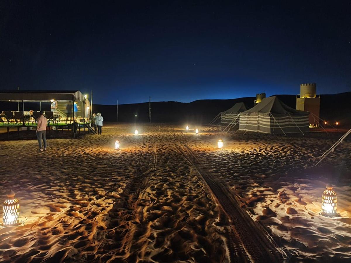 Crescent Desert Private Camp Shahiq Ngoại thất bức ảnh