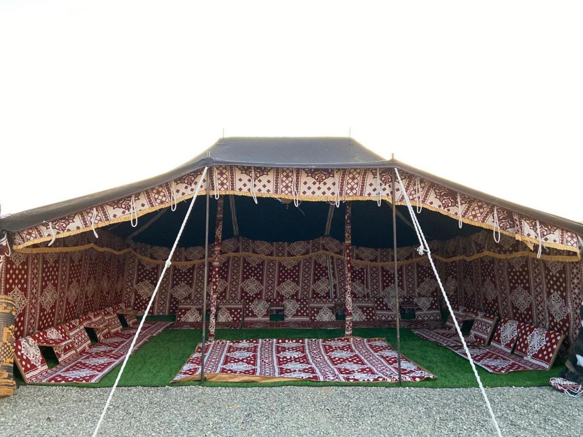 Crescent Desert Private Camp Shahiq Ngoại thất bức ảnh