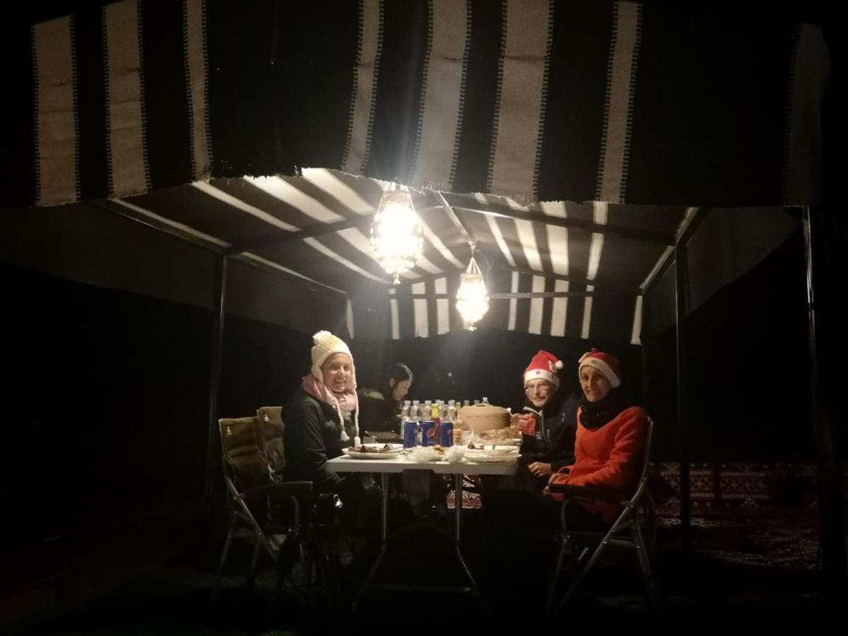 Crescent Desert Private Camp Shahiq Ngoại thất bức ảnh